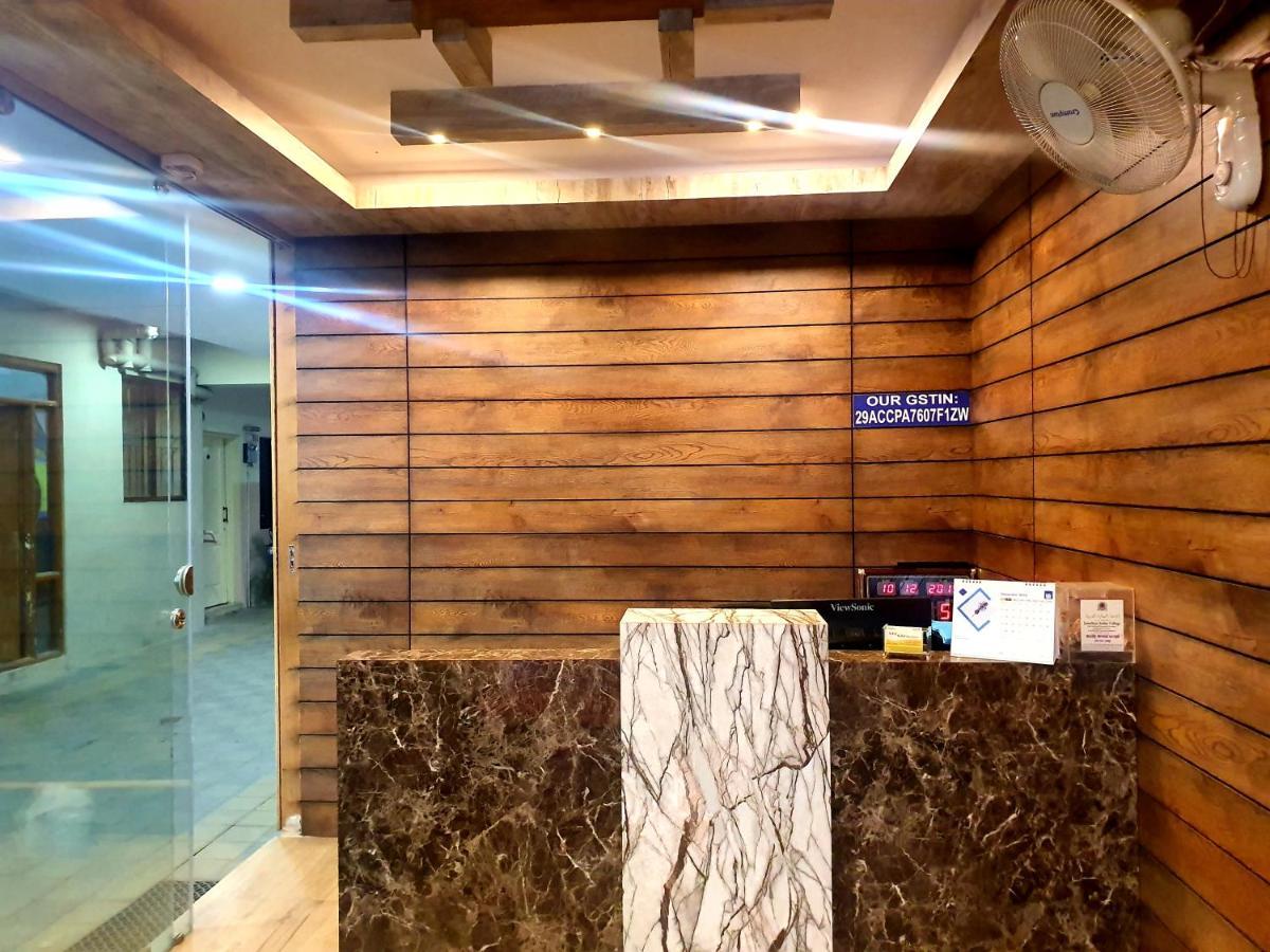 Veekay Residency Hotel Bangalore Buitenkant foto