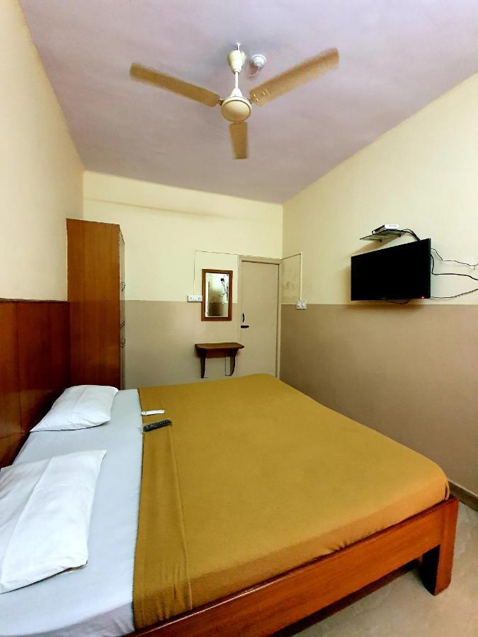 Veekay Residency Hotel Bangalore Buitenkant foto