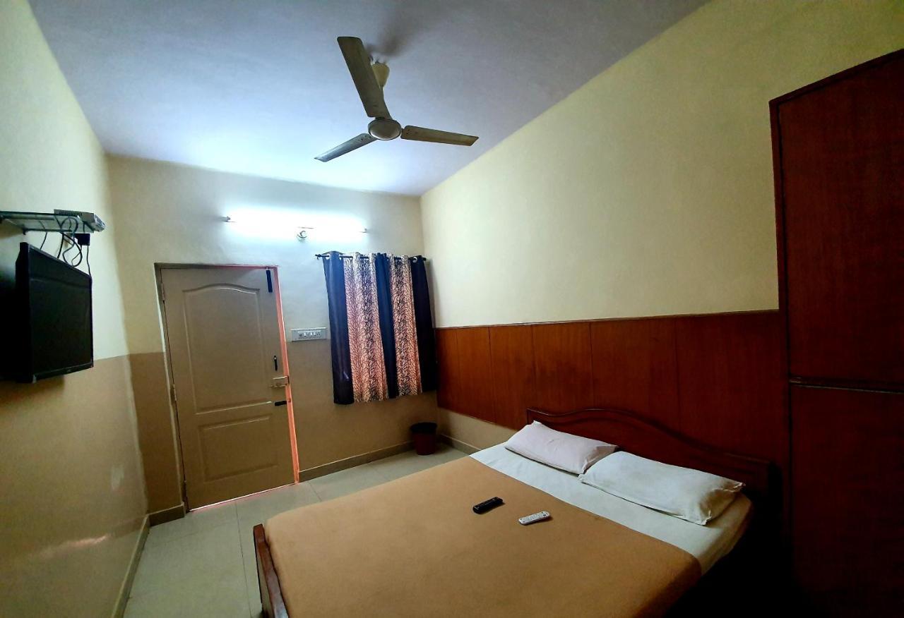 Veekay Residency Hotel Bangalore Buitenkant foto