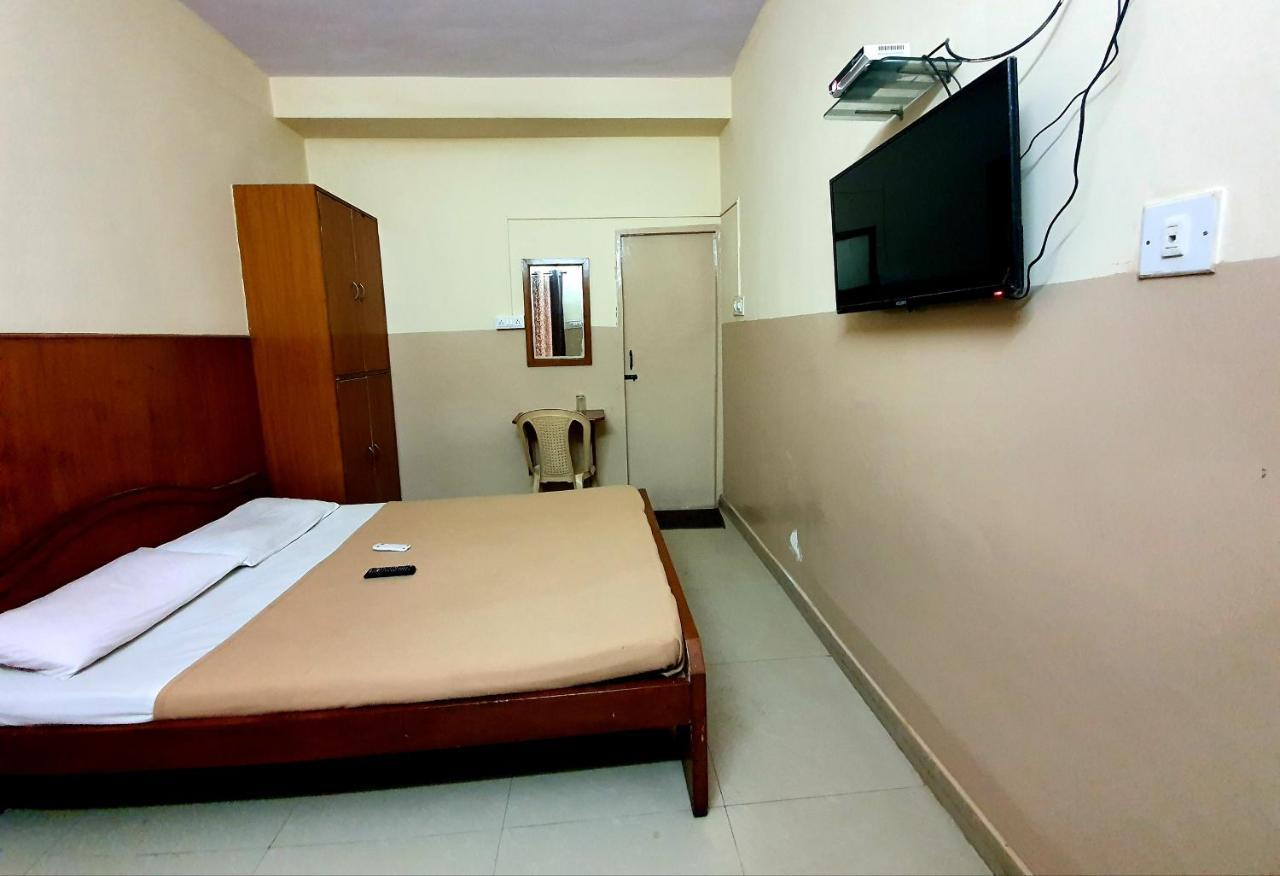 Veekay Residency Hotel Bangalore Buitenkant foto
